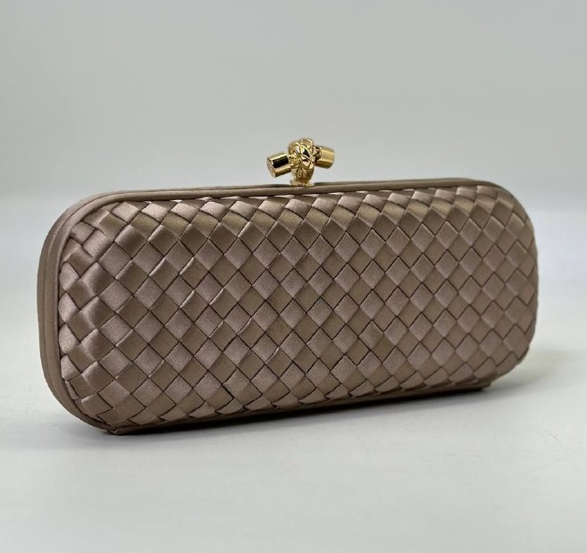 Клатч Bottega Veneta Intreccio Knot