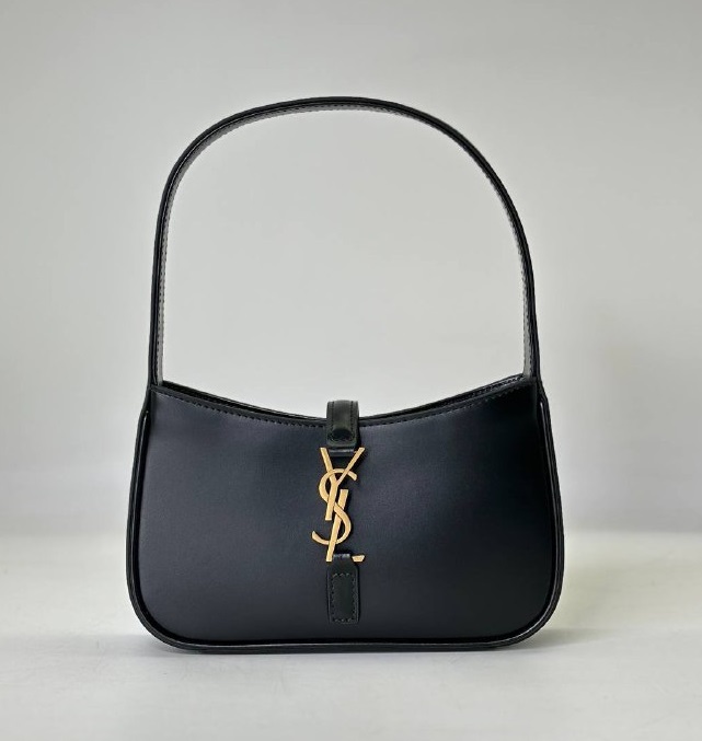 Кожаная черная сумка Yves Saint Laurent Le 5 a 7 MINI