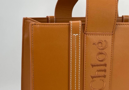 Женская кожаная сумка Chloe Tote Woody