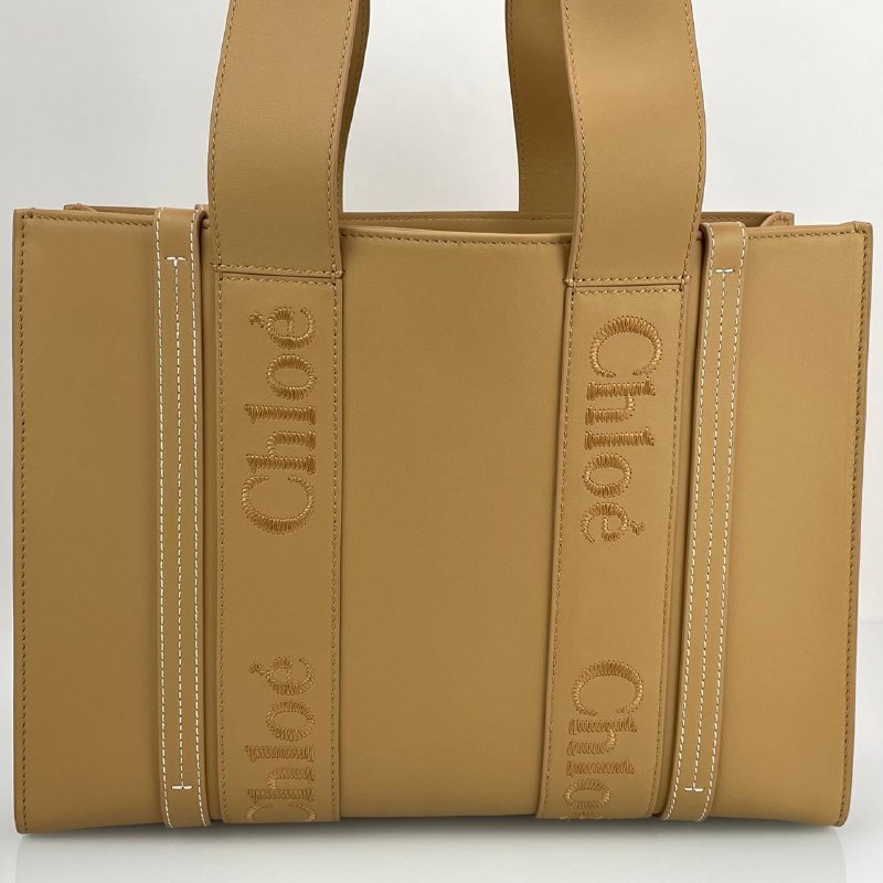 Женская бежевая кожаная сумка Chloe Tote Woody