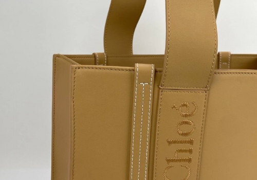 Женская бежевая кожаная сумка Chloe Tote Woody