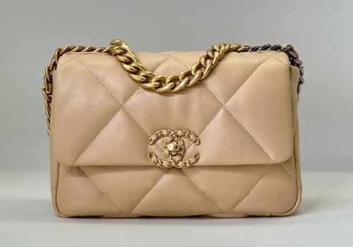 Кожаная сумка Chanel 19 бежевая 26 cm