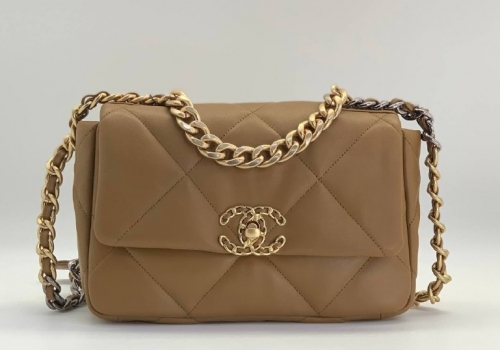 Кожаная сумка Chanel 19 светло-коричневая 26 cm