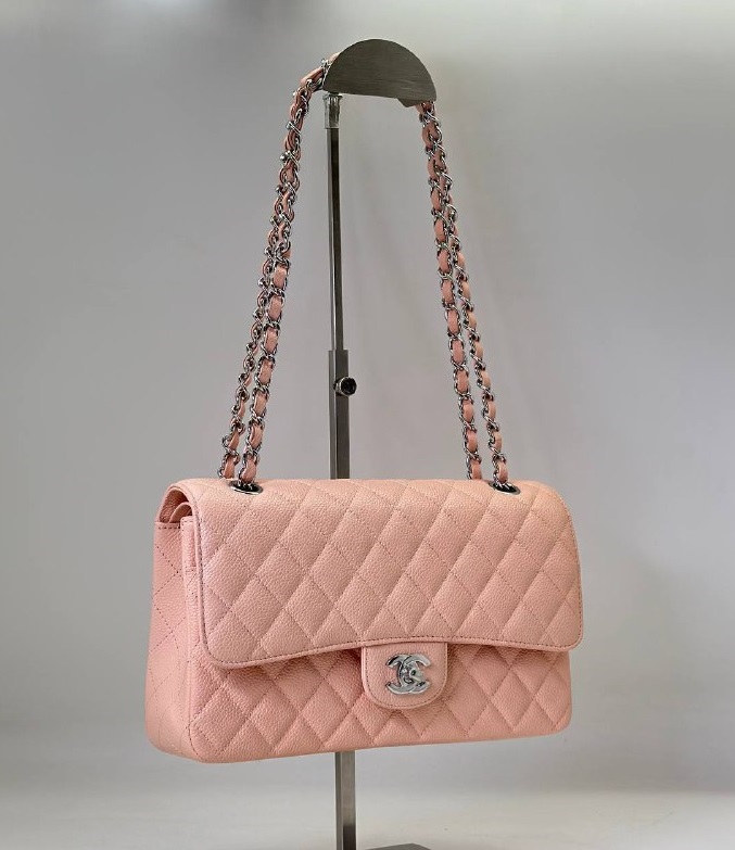 Кожаная розовая сумка Chanel 11.12 Medium Classic Flap Bag