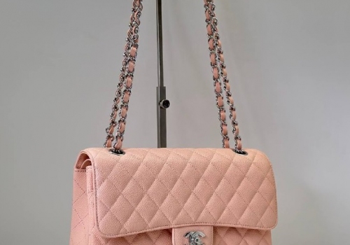 Кожаная розовая сумка Chanel 11.12 Medium Classic Flap Bag