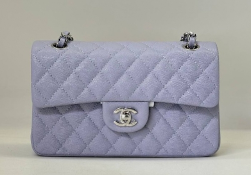 Кожаная голубая сумка Chanel 11.12 Medium Classic Flap Bag