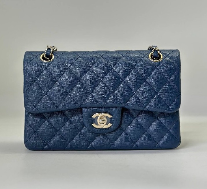 Кожаная синяя сумка Chanel 11.12 Medium Classic Flap Bag