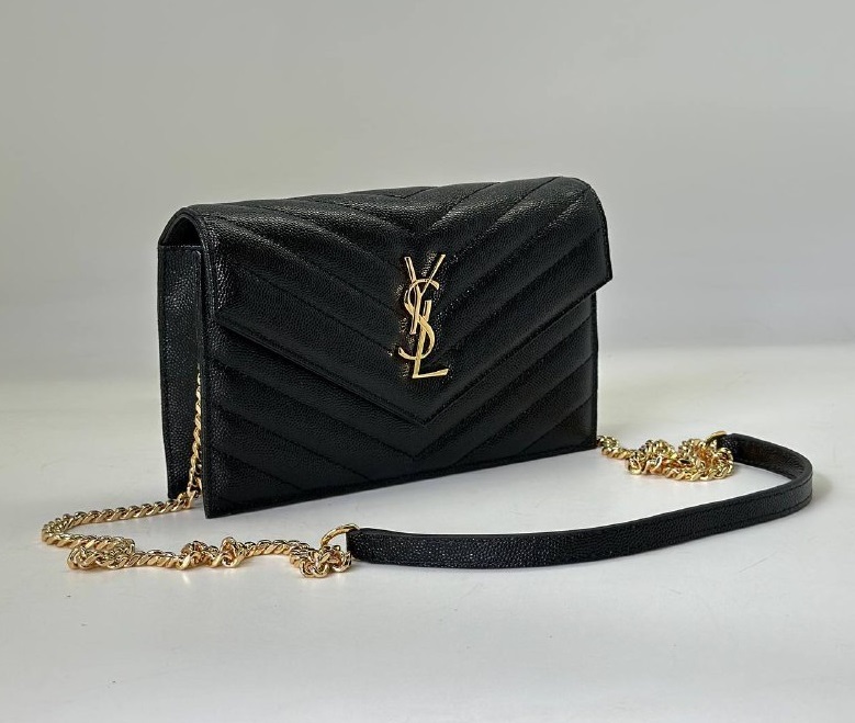 Кожаная черная сумка Saint Laurent Uptown 19 см