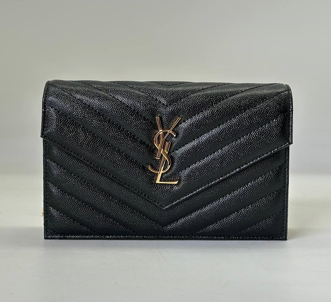 Кожаная черная сумка Saint Laurent Uptown 19 см