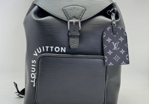 Черный кожаный рюкзак Louis Vuitton Montsouris