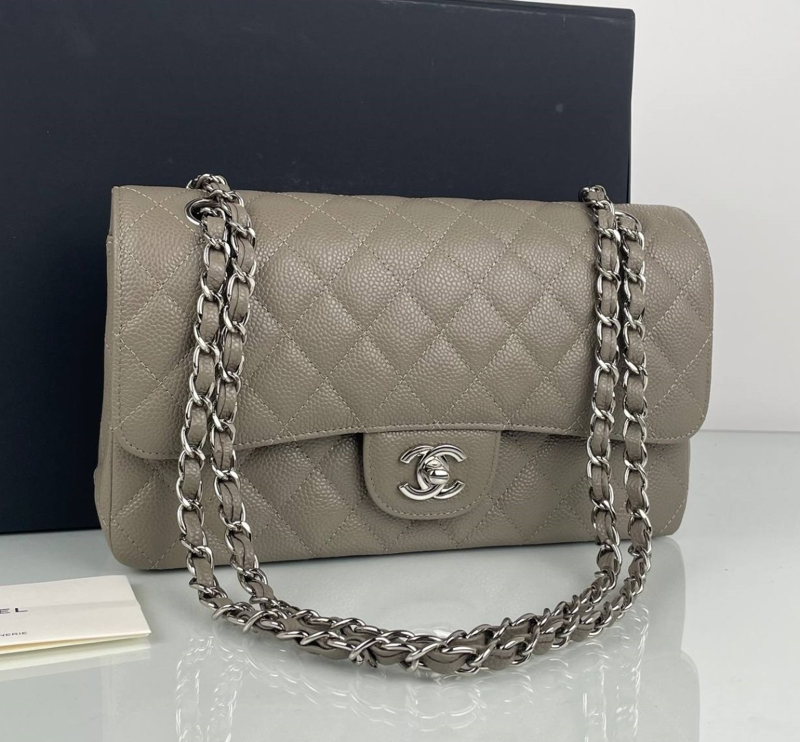 Кожаная серая сумка Chanel 11.12 Medium Classic Flap Bag