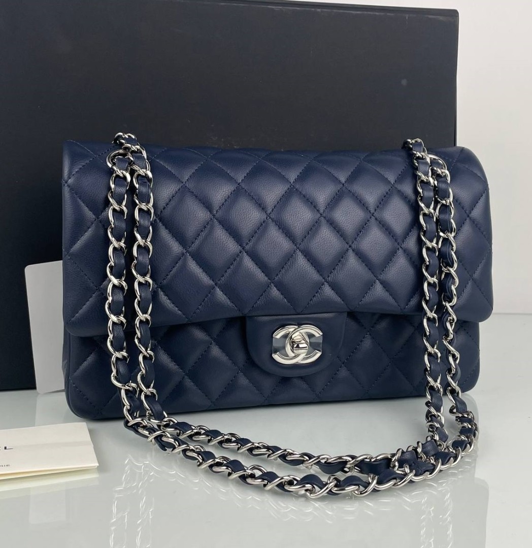 Кожаная сумка Chanel 11.12 Medium Classic Flap Bag темно-синяя