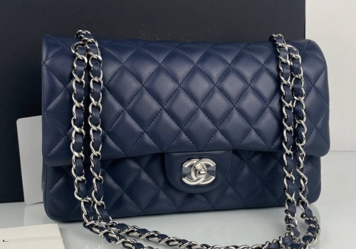 Кожаная сумка Chanel 11.12 Medium Classic Flap Bag темно-синяя