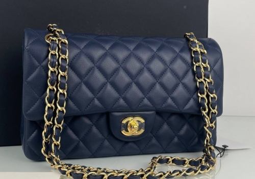 Кожаная синяя сумка Chanel 11.12 Medium Classic Flap Bag