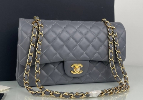 Серая кожаная сумка Chanel 11.12 Medium Classic Flap Bag