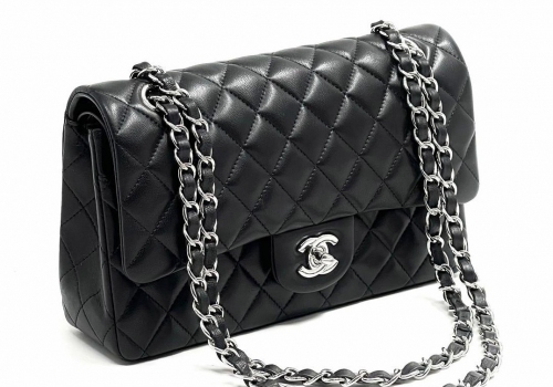 Кожаная сумка Chanel 11.12 Medium Classic Flap Bag