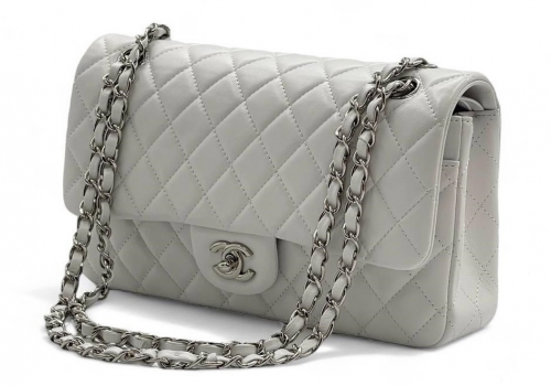 Кожаная сумка Chanel 11.12 Medium Classic Flap Bag