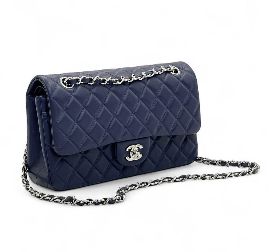 Кожаная сумка Chanel 11.12 Medium Classic Flap Bag синяя