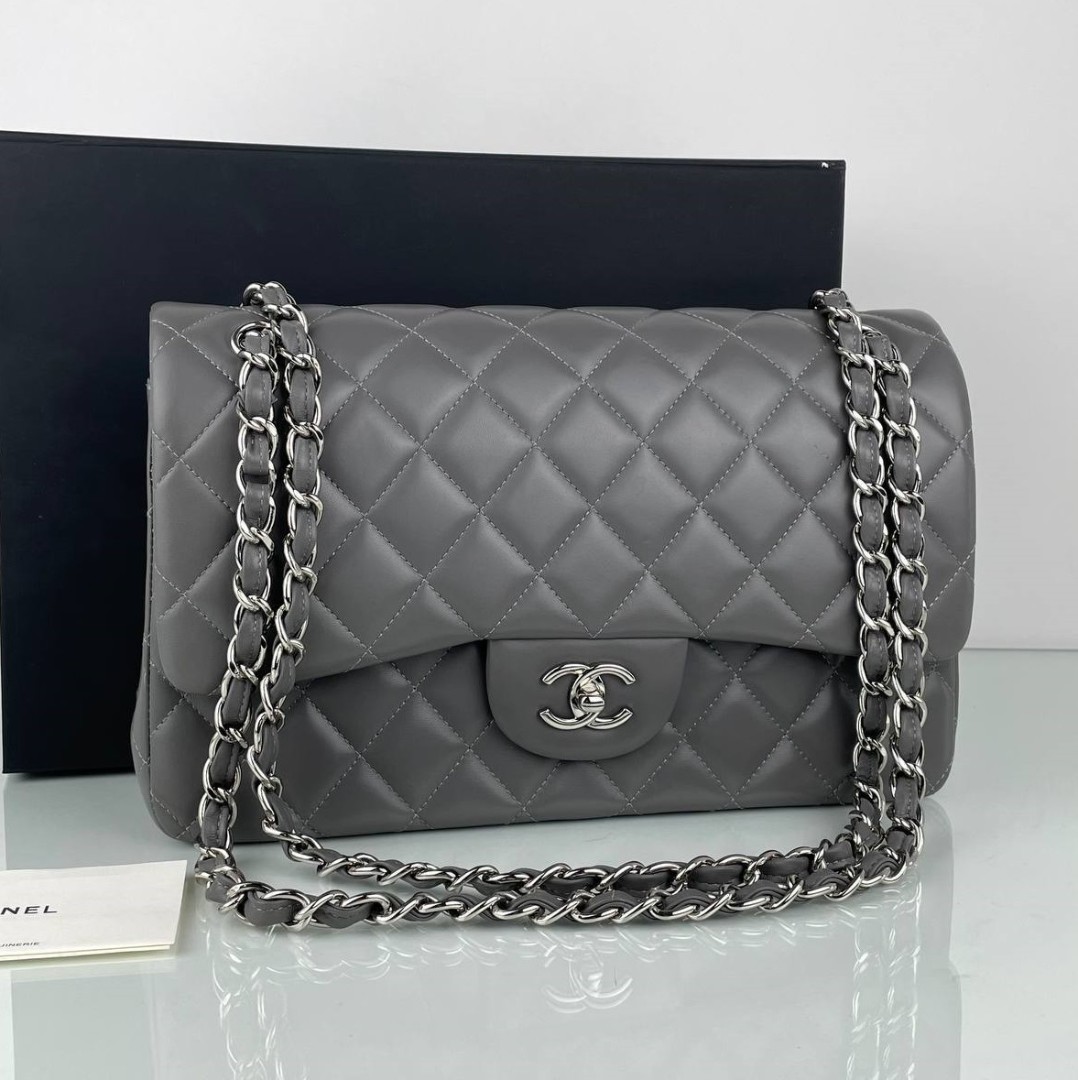 Женская серая кожаная сумка Chanel 11.12 Jumbo Classic Flap Bag