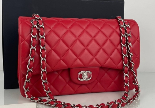 Женская красная кожаная сумка Chanel 11.12 Jumbo Classic Flap Bag