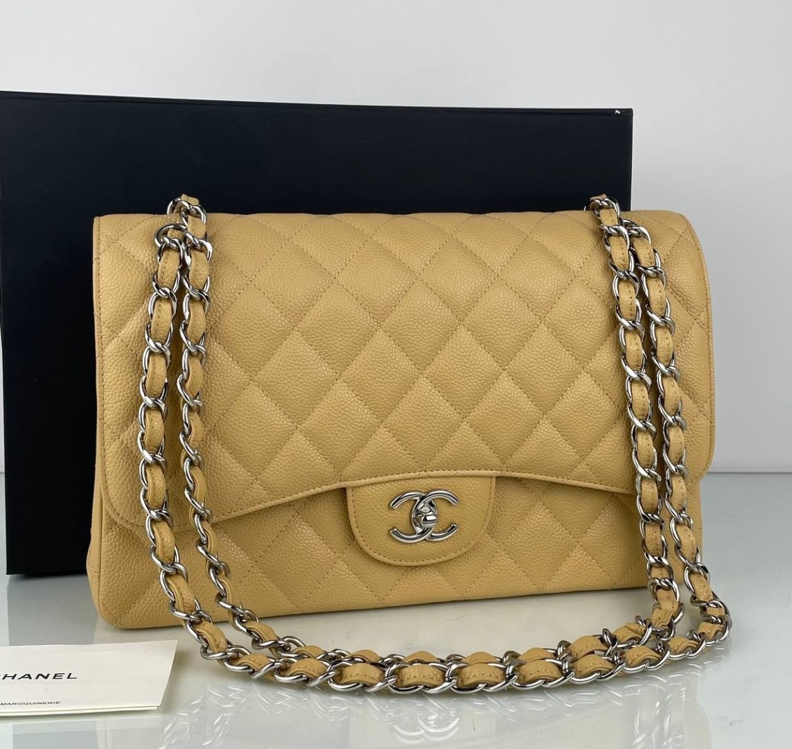 Женская кожаная сумка Chanel 11.12 Jumbo Classic Flap Bag бежевая