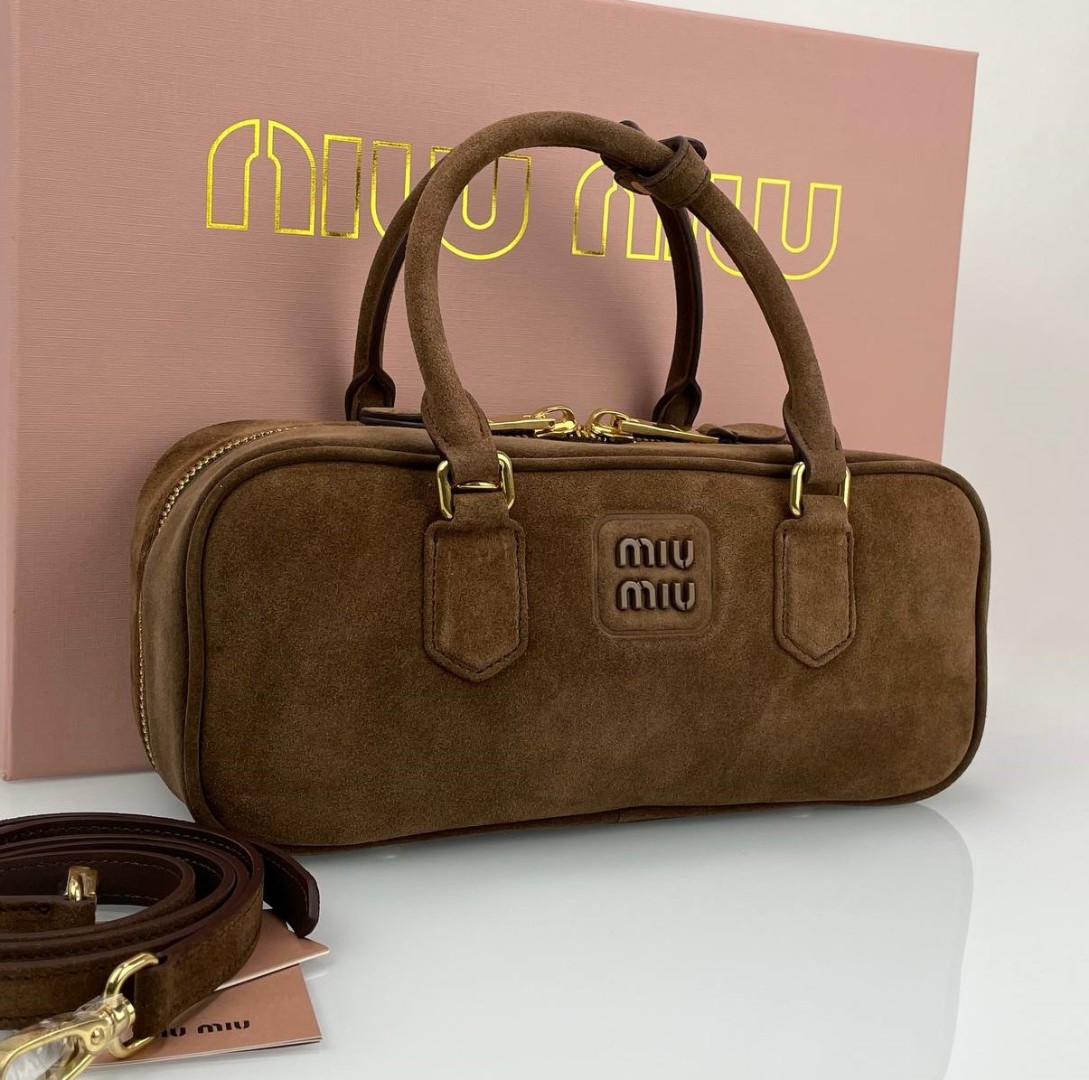 Женская замшевая сумка Miu Miu Arcadie коричневая