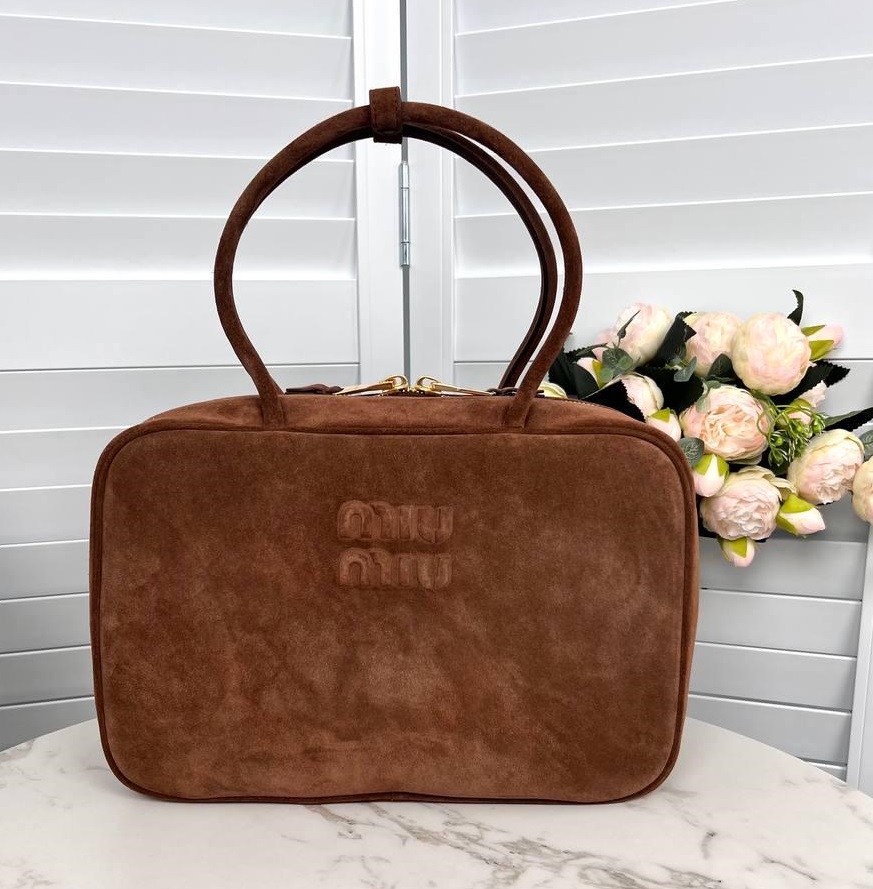 Женская Top-handle сумка из замши Miu Miu Beau коричневая