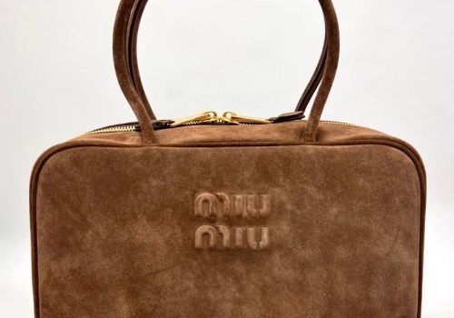 Женская Top-handle сумка из замши Miu Miu Beau коричневая