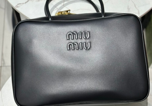 Женская Top-handle сумка из кожи Miu Miu Beau черная