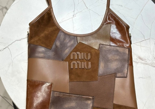 Женская сумка из кожи Miu Miu IVY коричневая