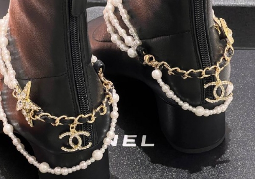 Женские кожаные черные ботильоны Chanel