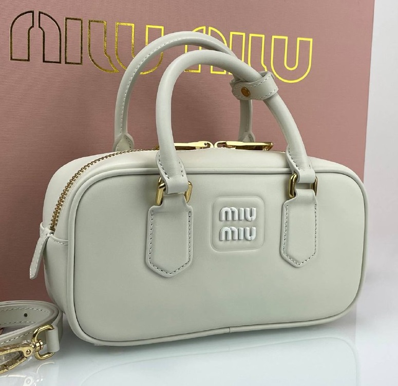 Женская кожаная сумка Miu Miu Arcadie Mini белая