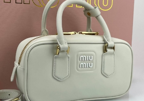 Женская кожаная сумка Miu Miu Arcadie Mini белая