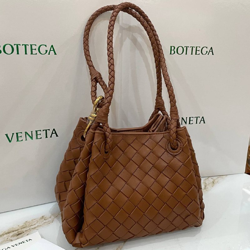 Кожаная сумка Bottega Veneta Parachute коричневая