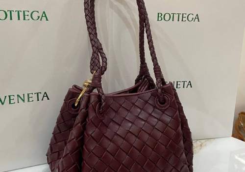 Кожаная сумка Bottega Veneta Parachute бордовая