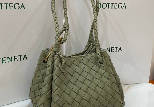 Кожаная сумка Bottega Veneta Parachute оливковая