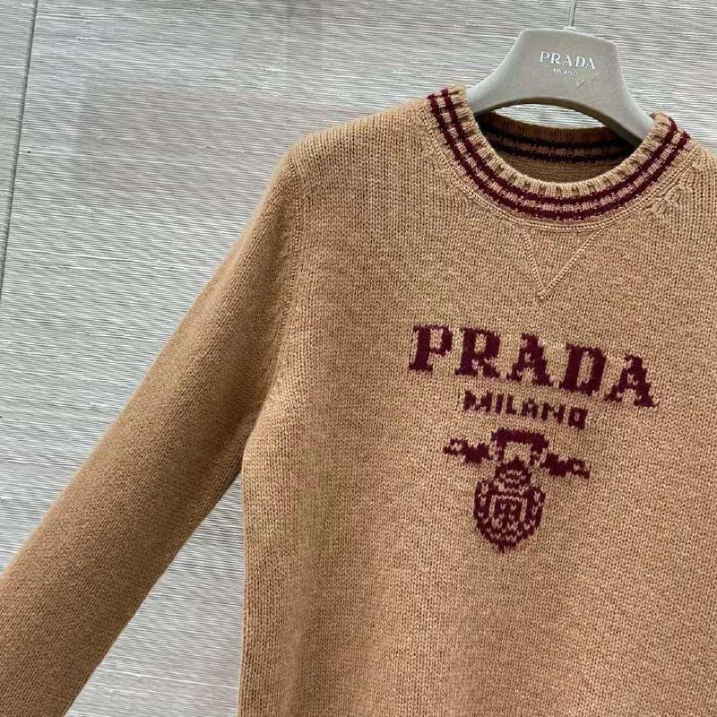 Женский бежевый джемпер Prada