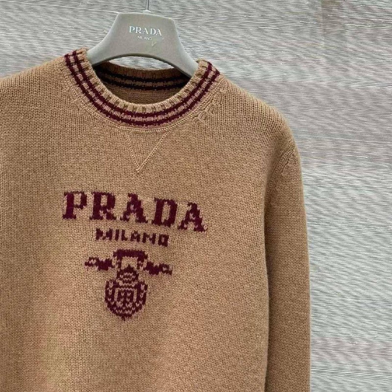 Женский бежевый джемпер Prada