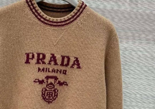 Женский бежевый джемпер Prada