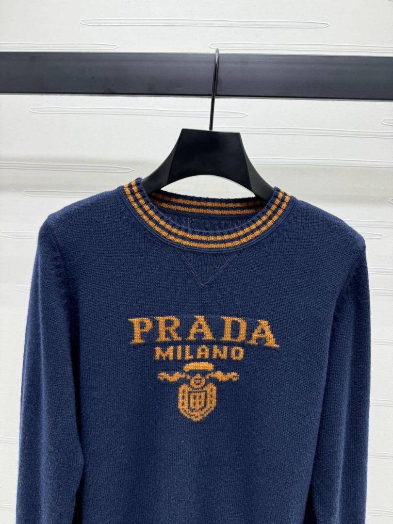 Женский синий джемпер Prada