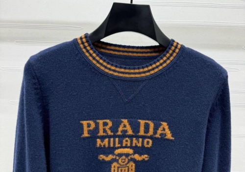 Женский синий джемпер Prada