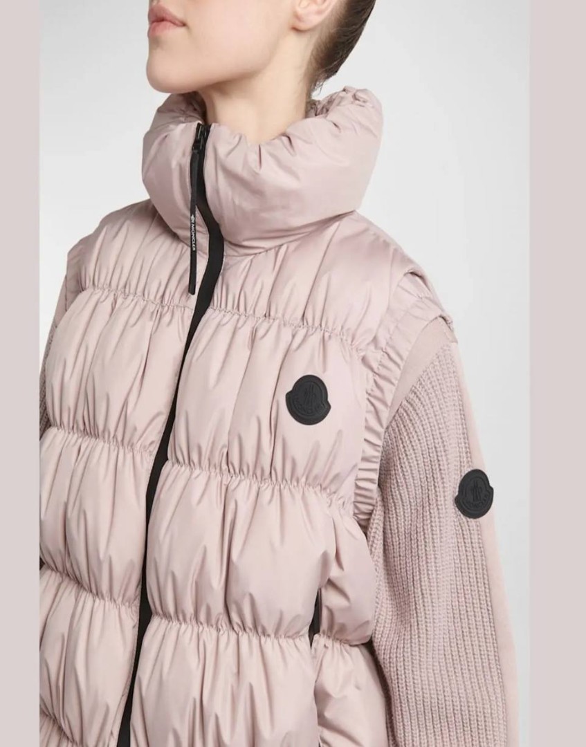 Женский жилет Moncler бежевый