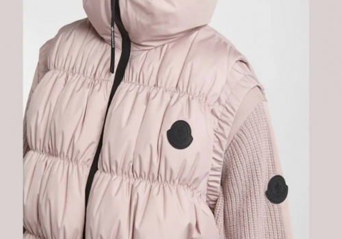 Женский жилет Moncler бежевый