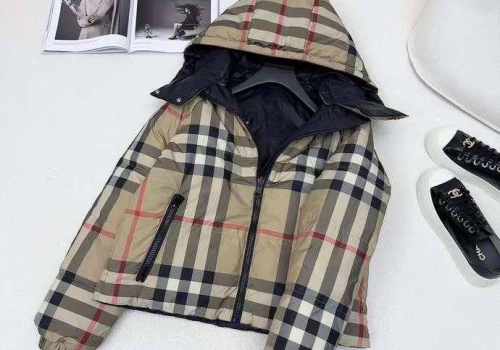 Женский двусторонний пуховик Burberry черный \ бежевый