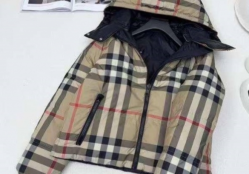 Женский двусторонний пуховик Burberry бежевый \ черный