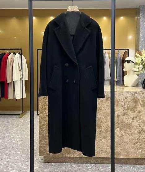 Женское черное пальто Max Mara