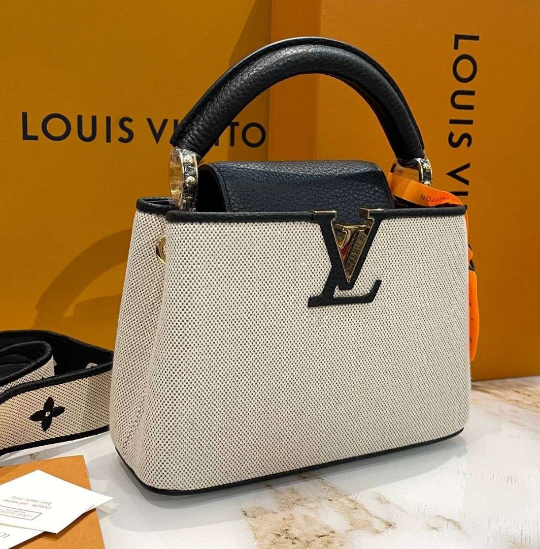 Белая с черным сумка из текстиля Louis Vuitton Capucines Mini