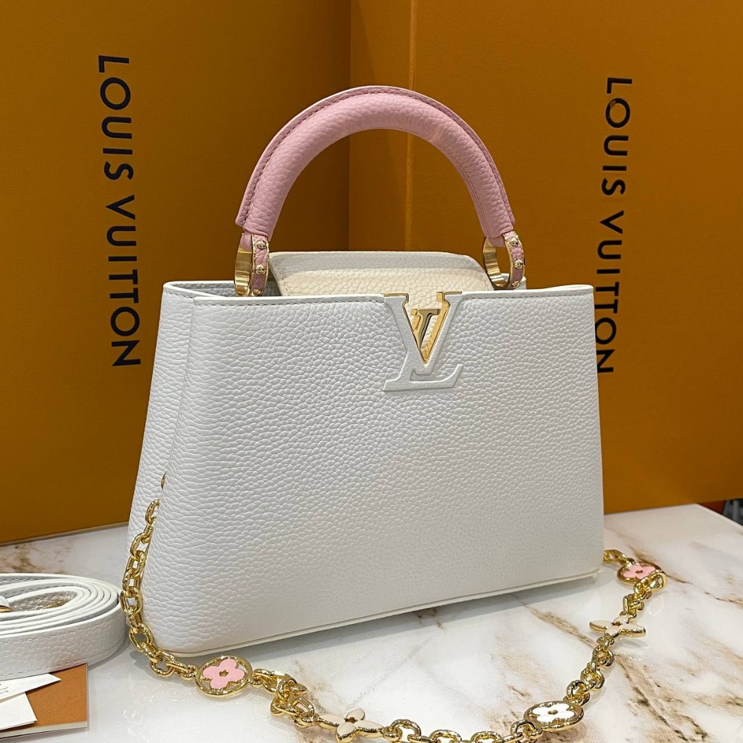 Белая с розовым кожаная сумка Louis Vuitton New Capucines BB