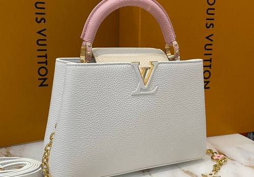 Белая с розовым кожаная сумка Louis Vuitton New Capucines BB