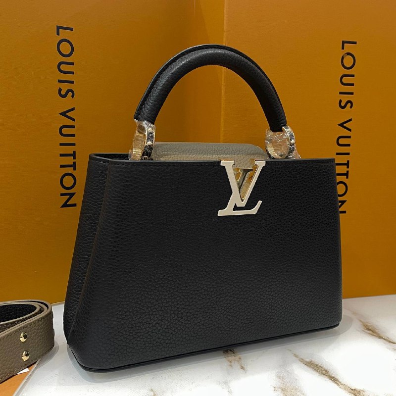 Кожаная сумка Louis Vuitton New Capucines BB черная